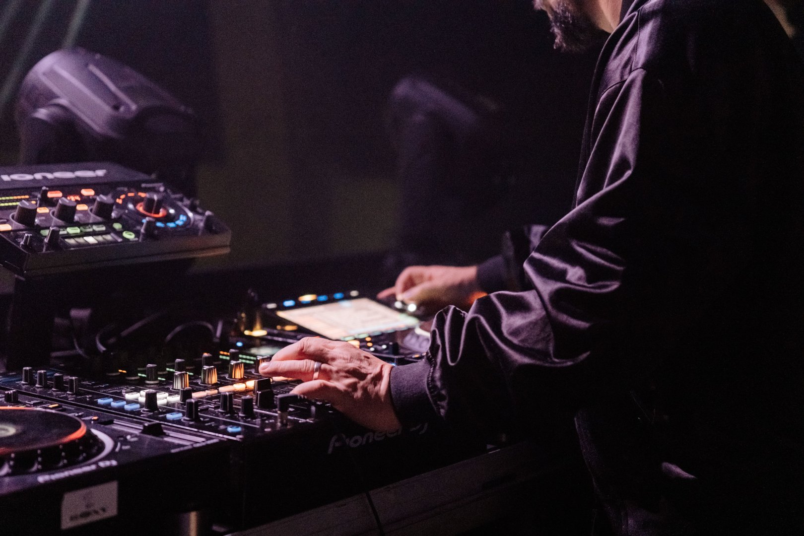 DOMBRESKY | ROXY Prague