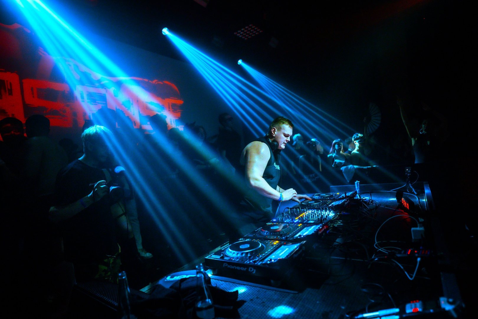 NONSENSE ARMY NIGHT | ROXY Prague