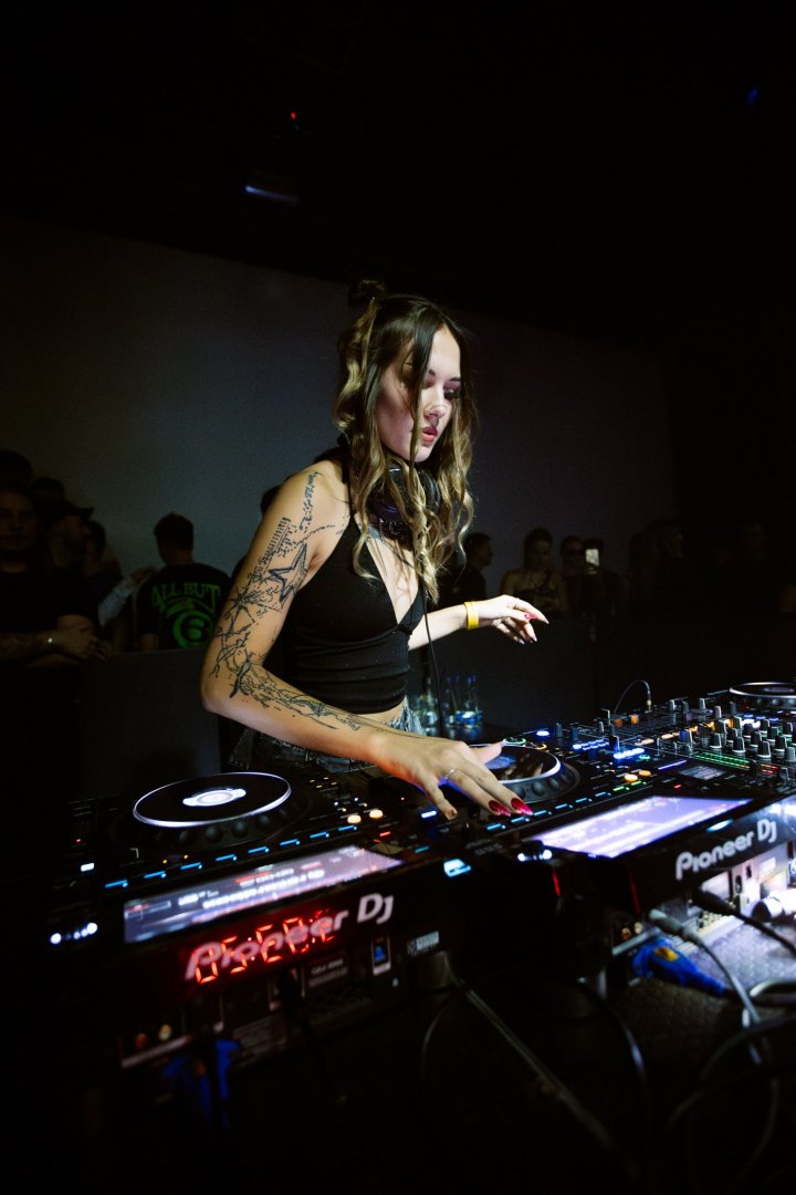 IMANU & THE CARACAL PROJECT | ROXY Prague