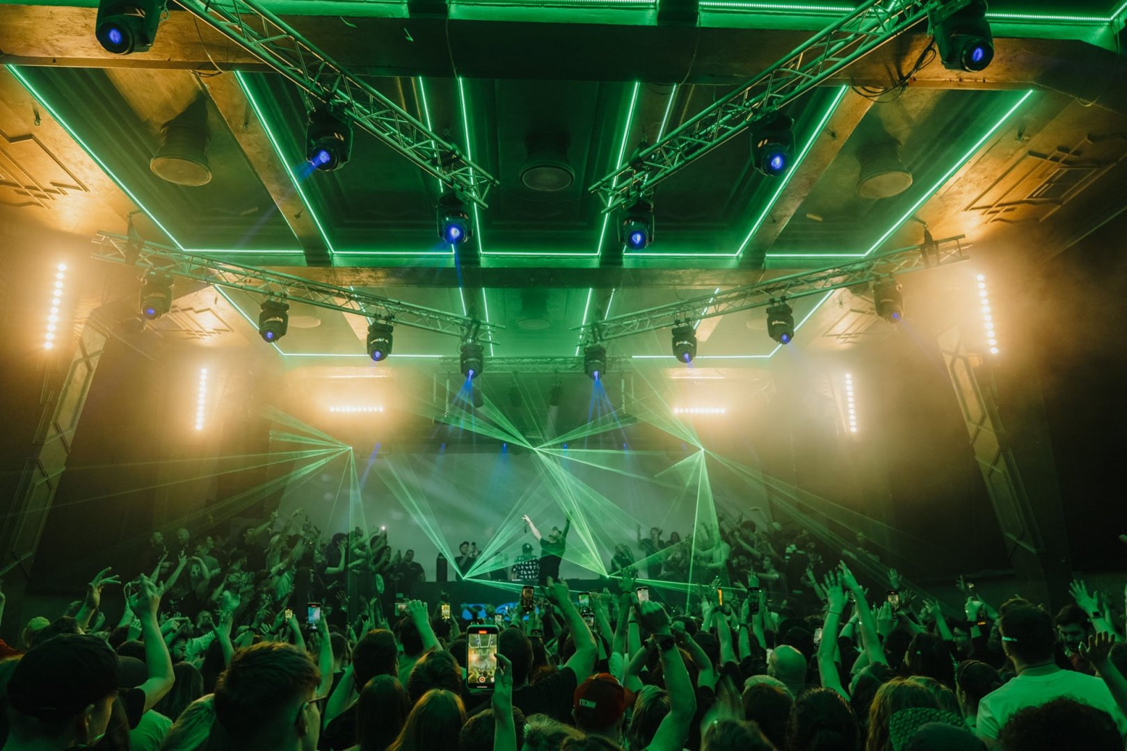 Hybrid Minds | ROXY Prague