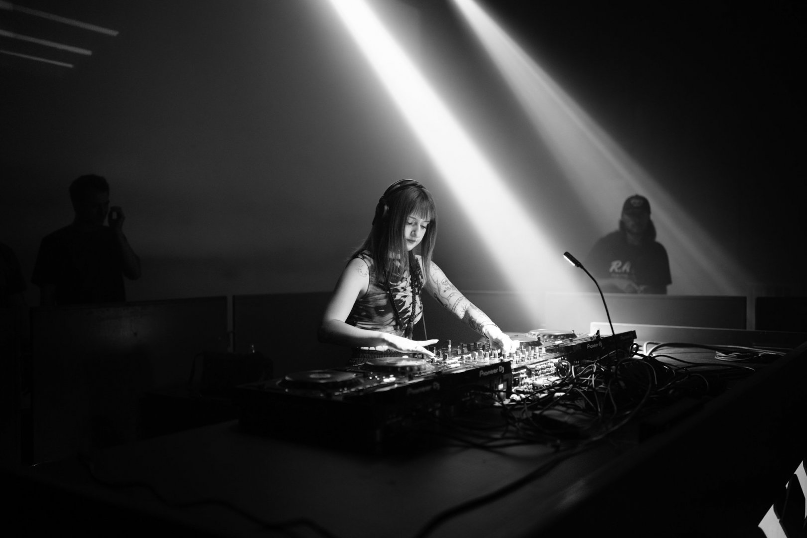 IMANU & THE CARACAL PROJECT | ROXY Prague