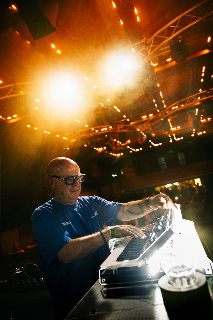 STEPHAN BODZIN | ROXY Prague