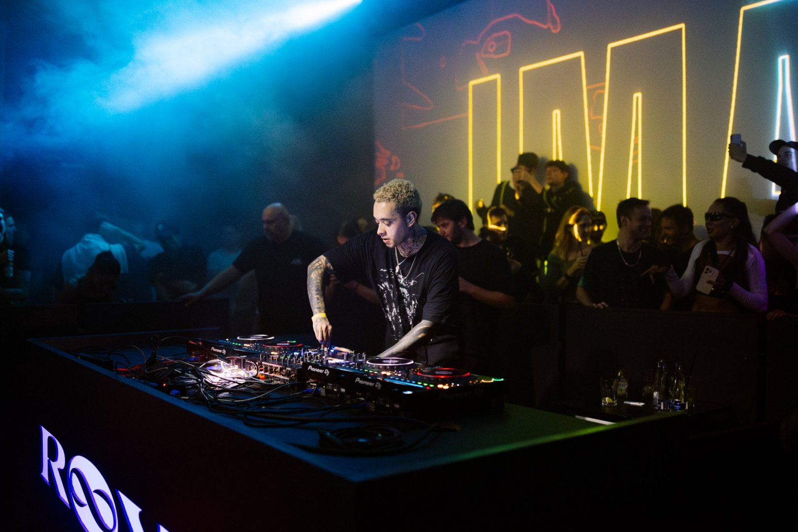 IMANU & THE CARACAL PROJECT | ROXY Prague