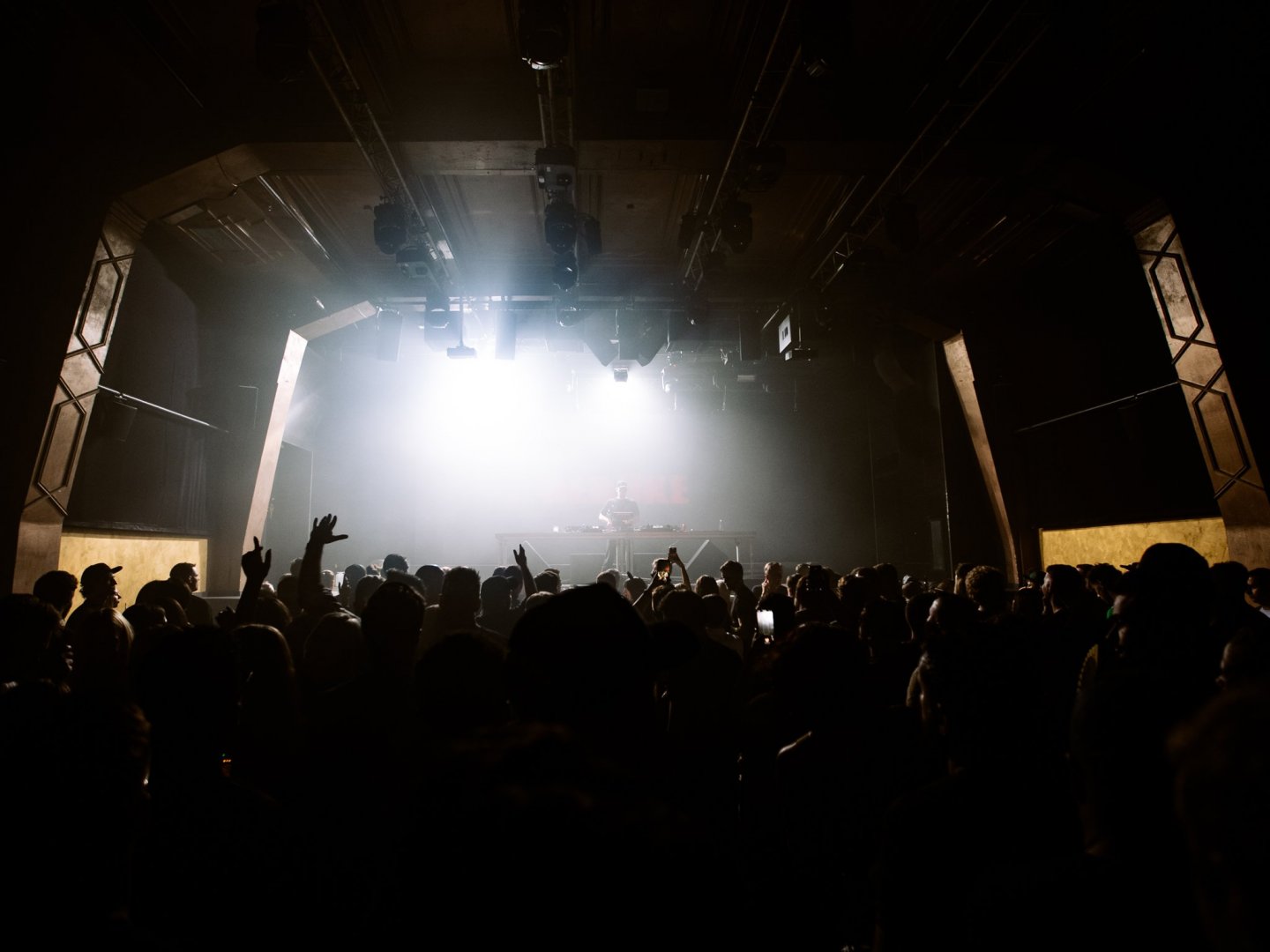 REBŪKE | ROXY Prague