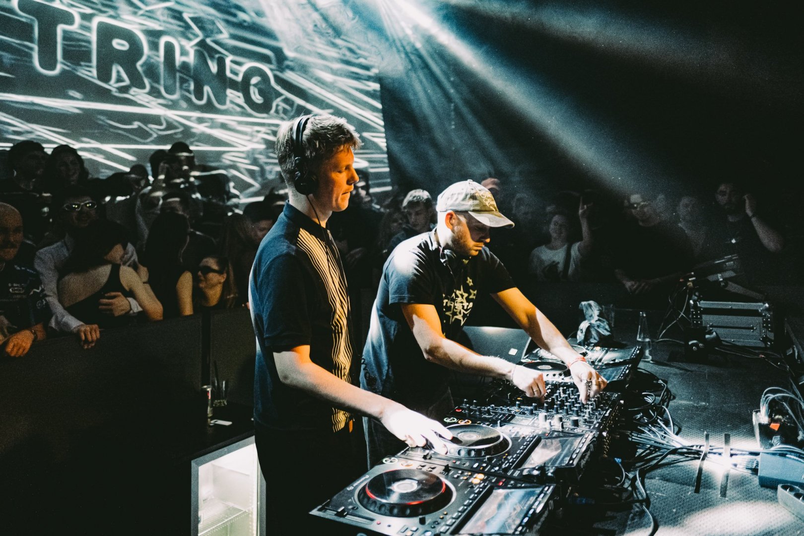 DJ HEARTSTRING | ROXY Prague