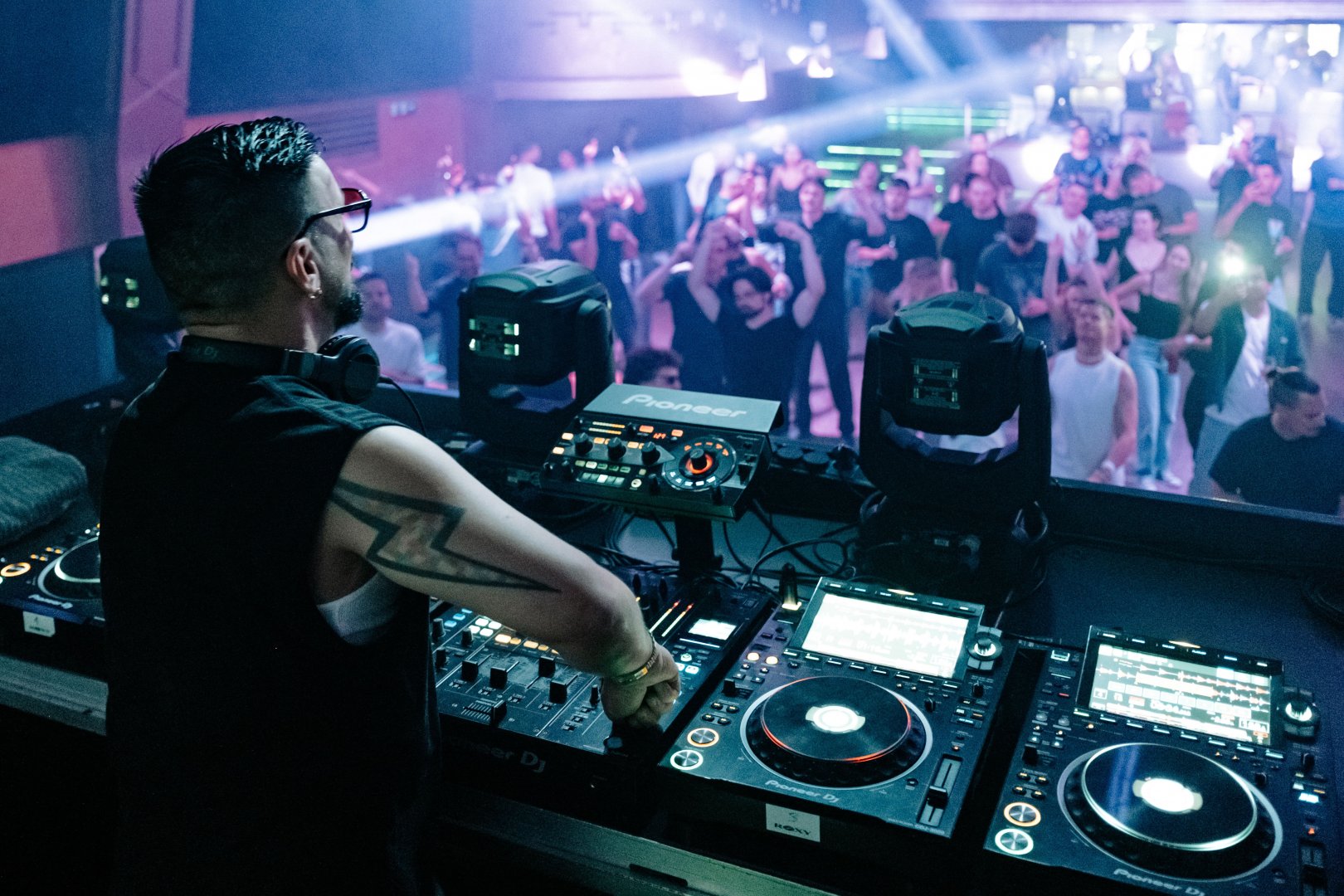 DOMBRESKY | ROXY Prague