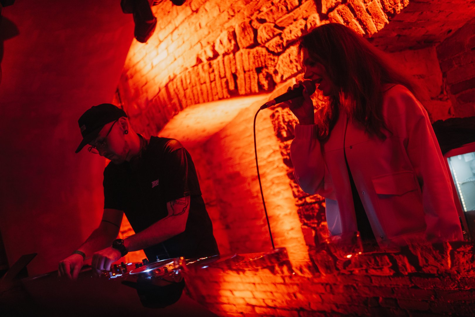 BOU & B LIVE 247 | ROXY Prague