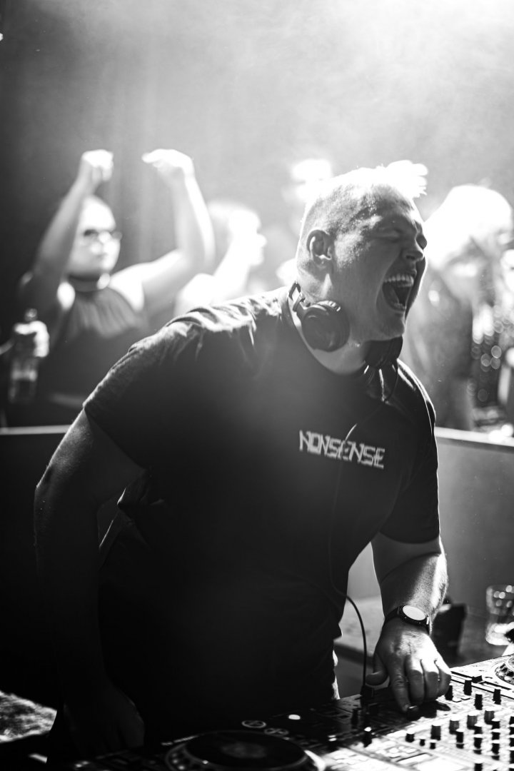 BASSWELL | ROXY Prague