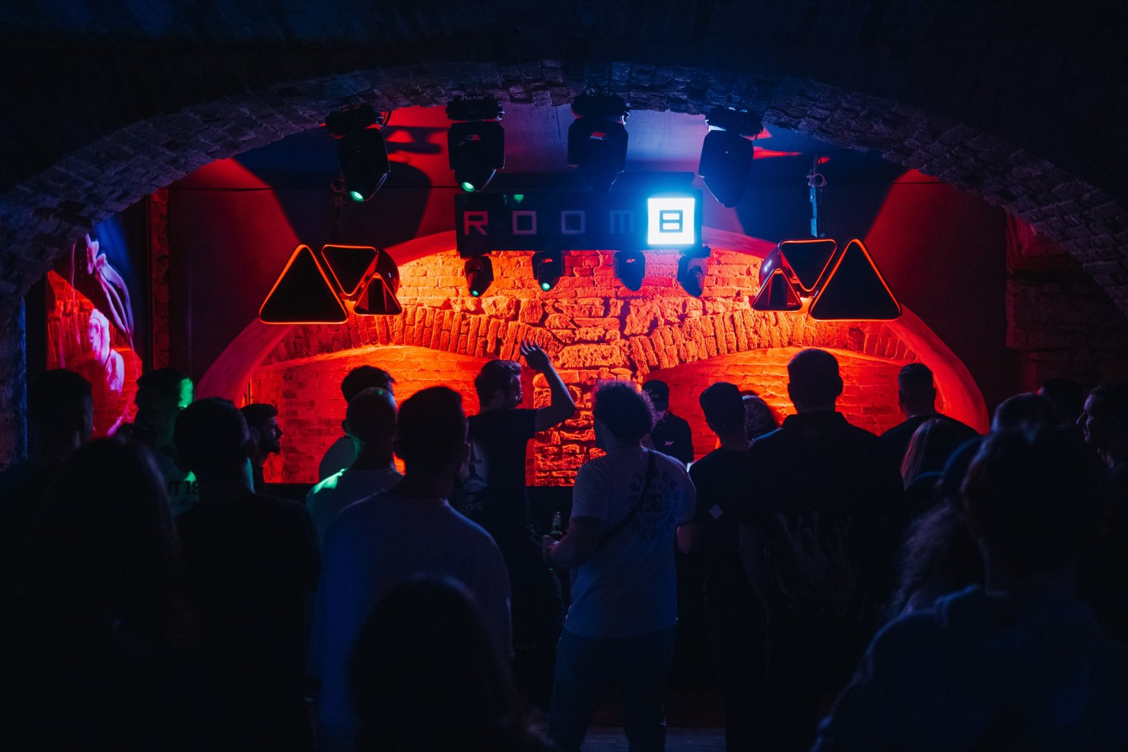 BOU & B LIVE 247 | ROXY Prague