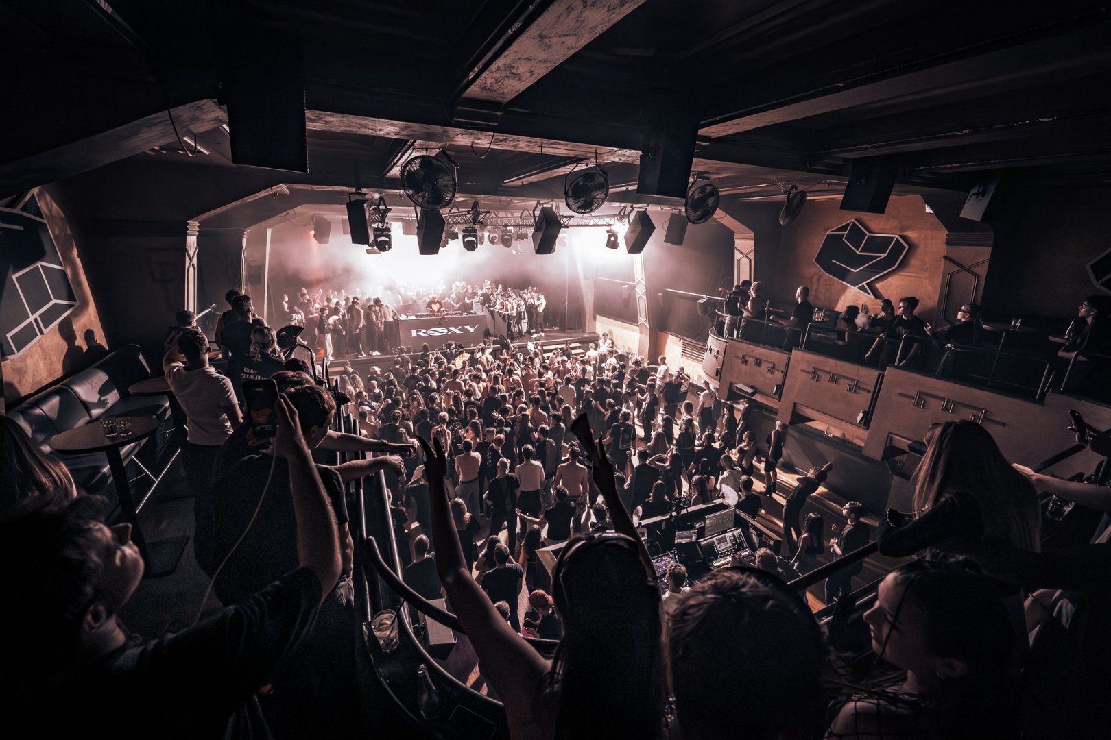 BASSWELL | ROXY Prague