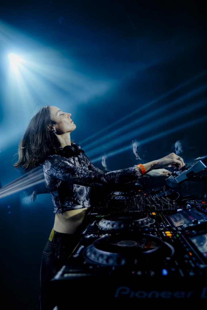 AMELIE LENS | ROXY Prague