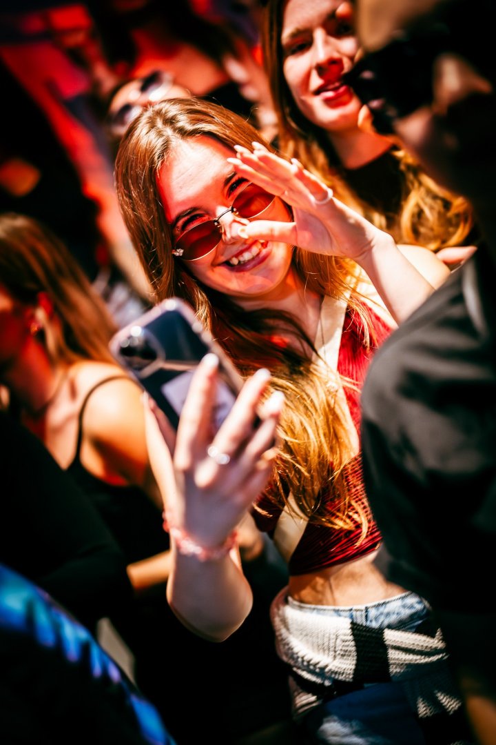 ELY OAKS | ROXY Prague