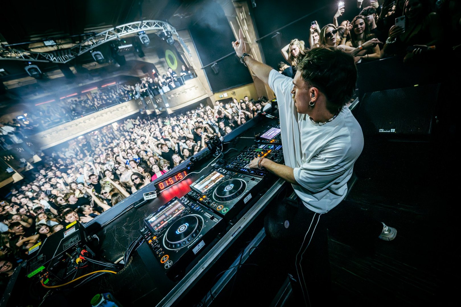 ELY OAKS | ROXY Prague