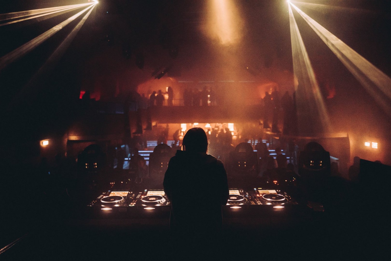 Fjaak | ROXY Prague