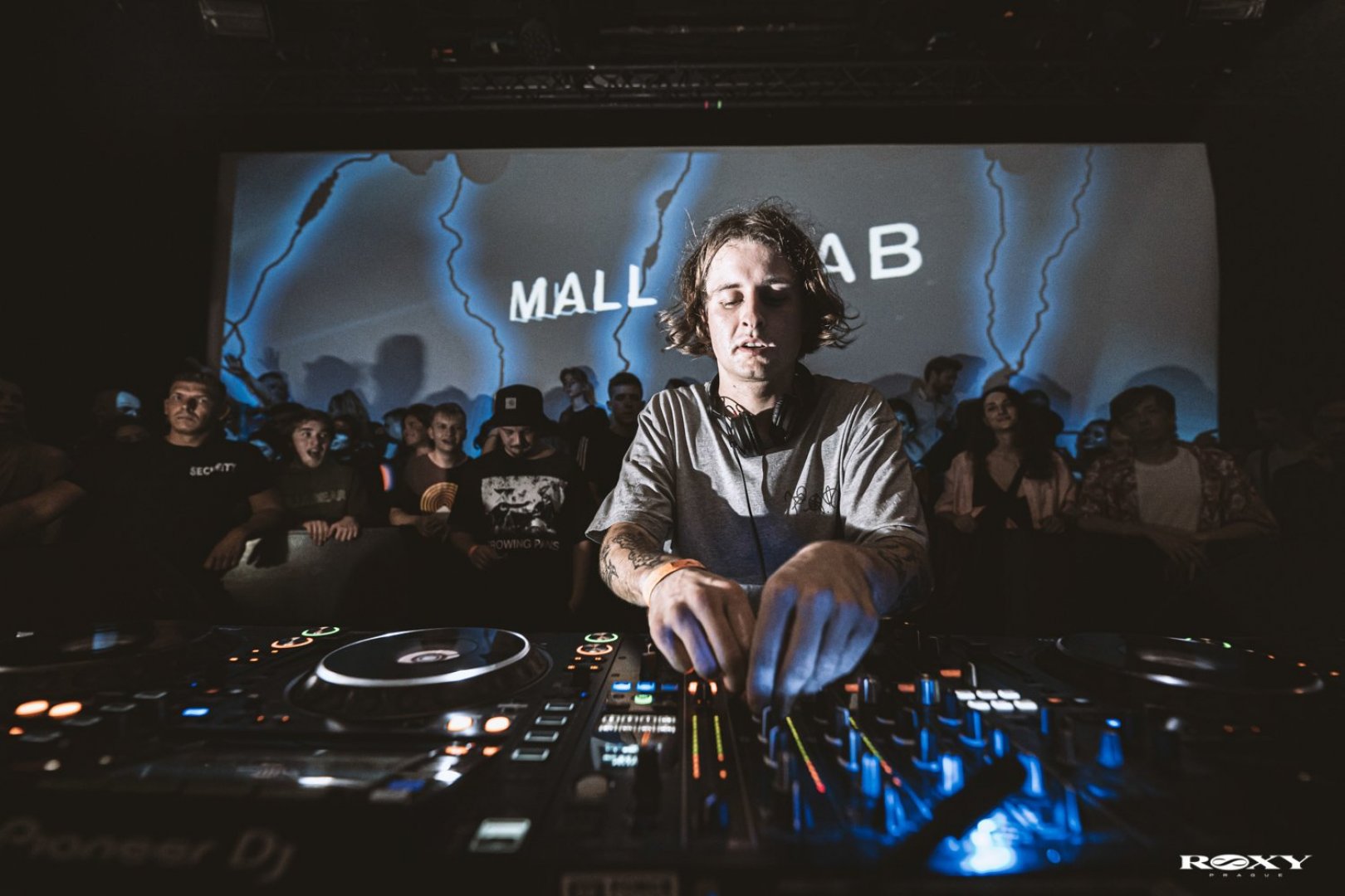 Mall Grab | ROXY Prague