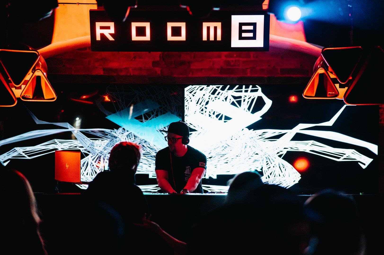 LONDON ELEKTRICITY & ETHERWOOD | ROXY Prague