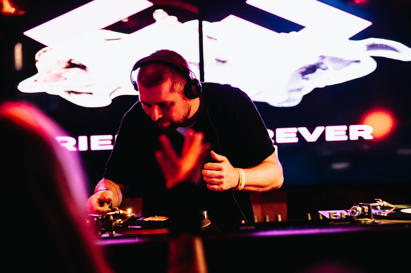 LONDON ELEKTRICITY & ETHERWOOD | ROXY Prague