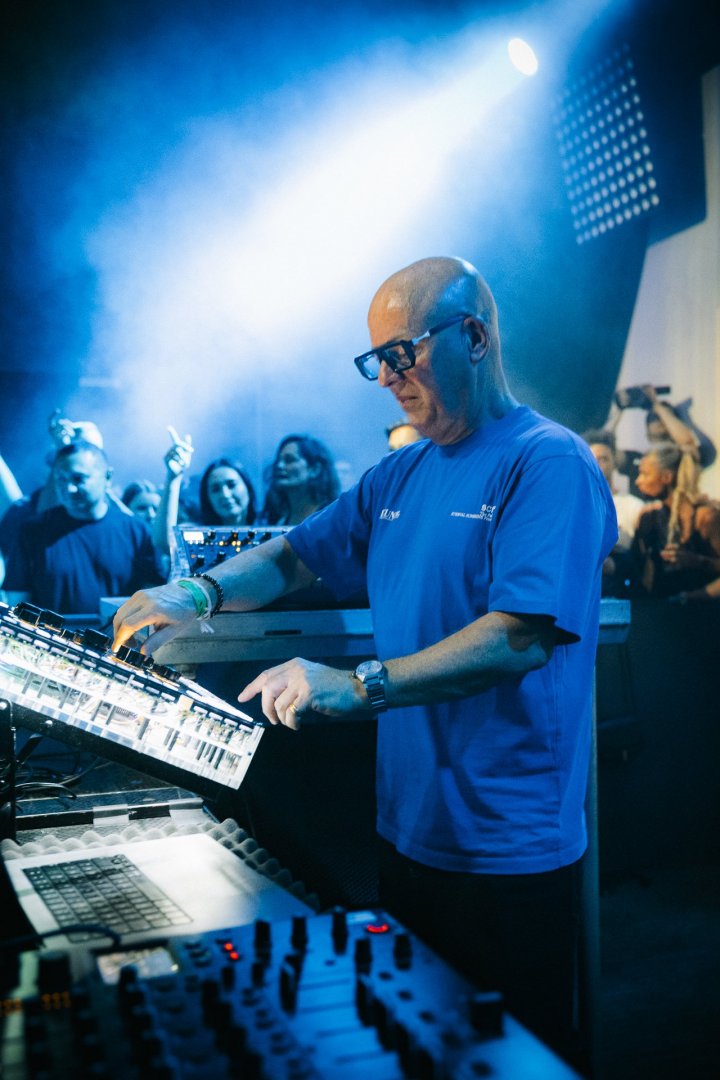 STEPHAN BODZIN | ROXY Prague