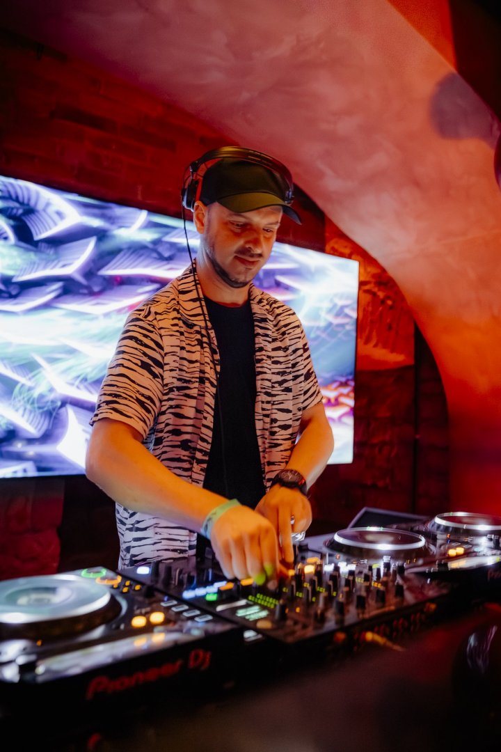 WILKINSON WEEKENDER: DAY 1 | ROXY Prague