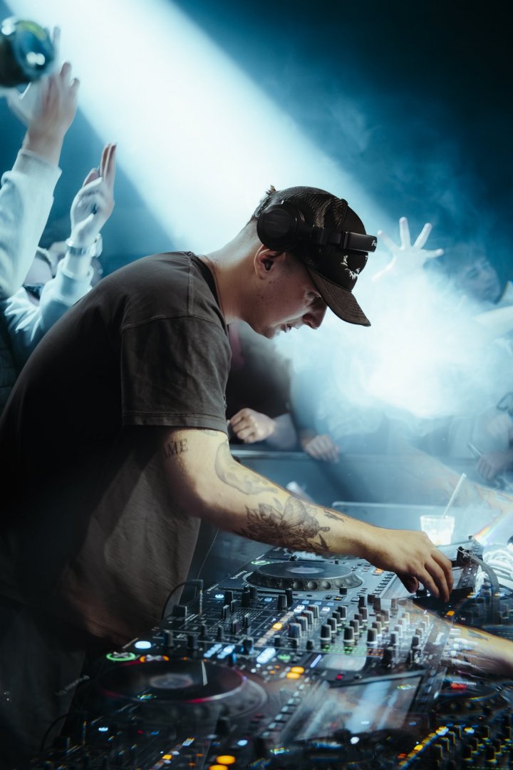 FMLTHRPY | ROXY Prague