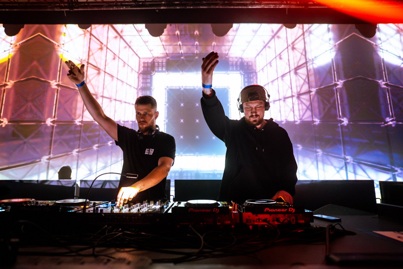 FRICTION: SYNERGY TOUR | ROXY Prague