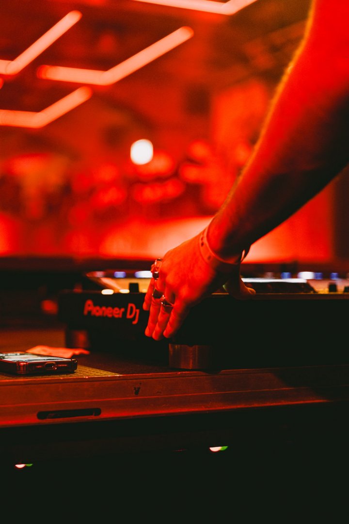 DJ HEARTSTRING | ROXY Prague