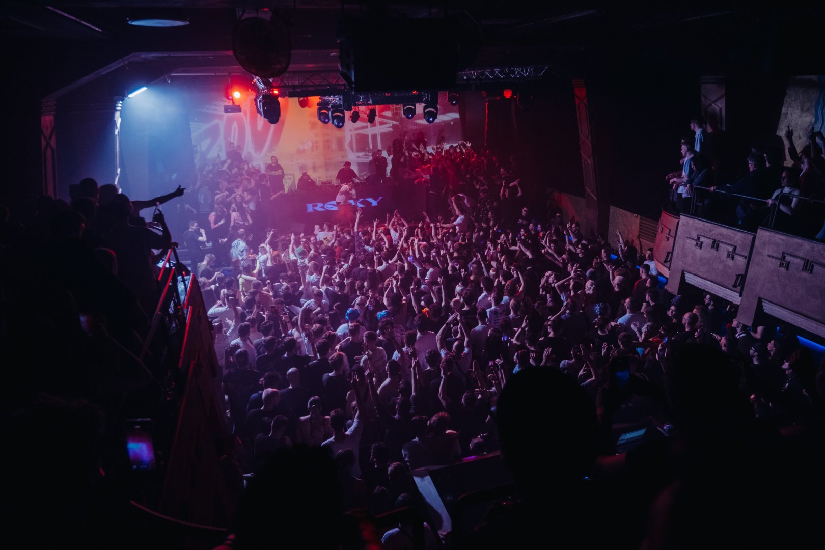 BOU & B LIVE 247 | ROXY Prague