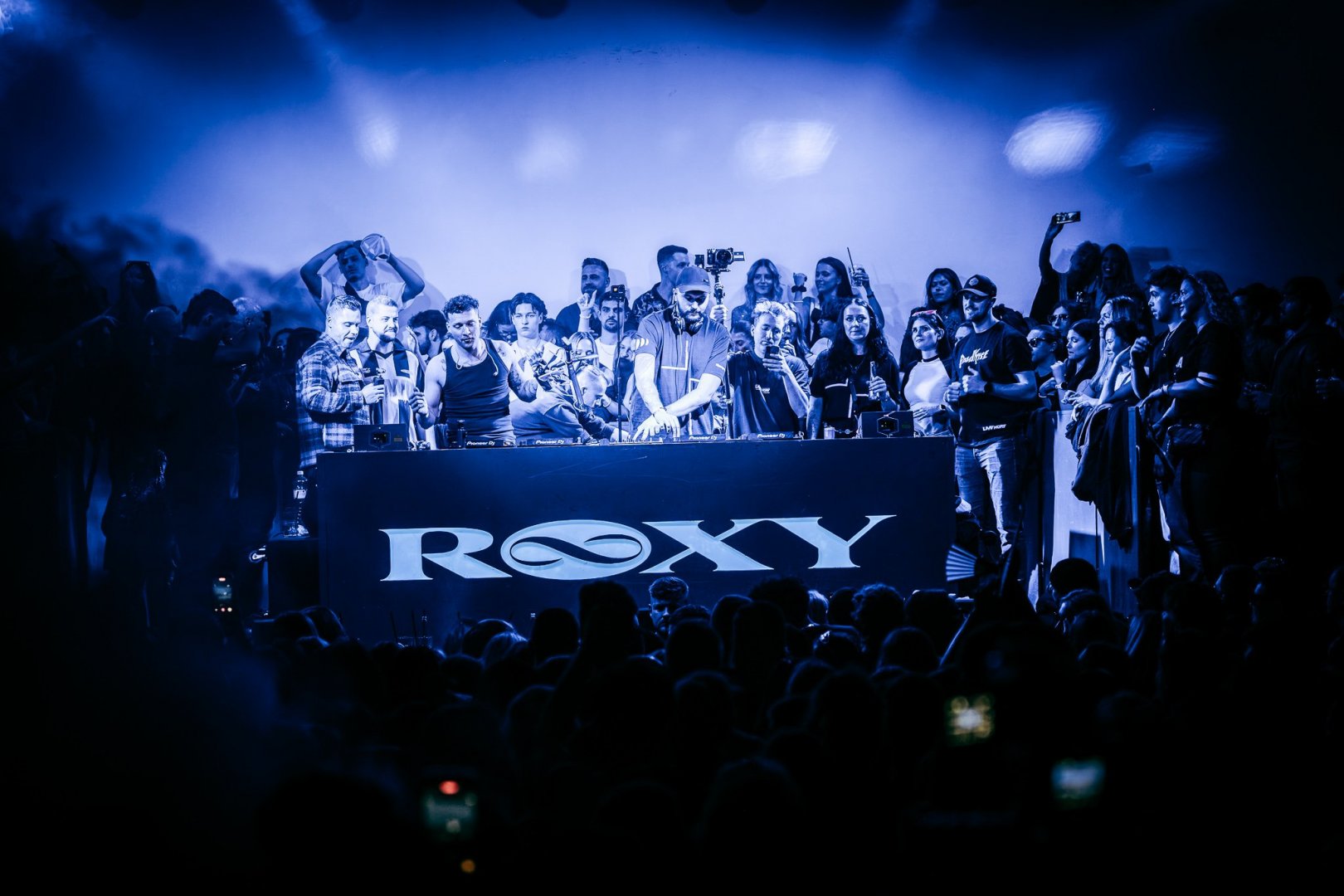 ELY OAKS | ROXY Prague
