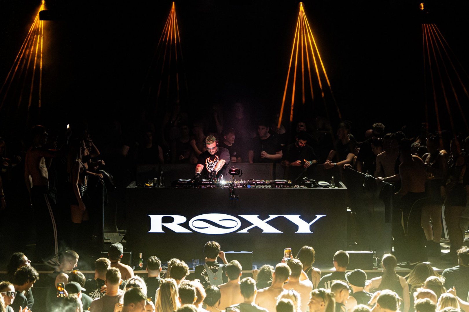 BASSWELL | ROXY Prague