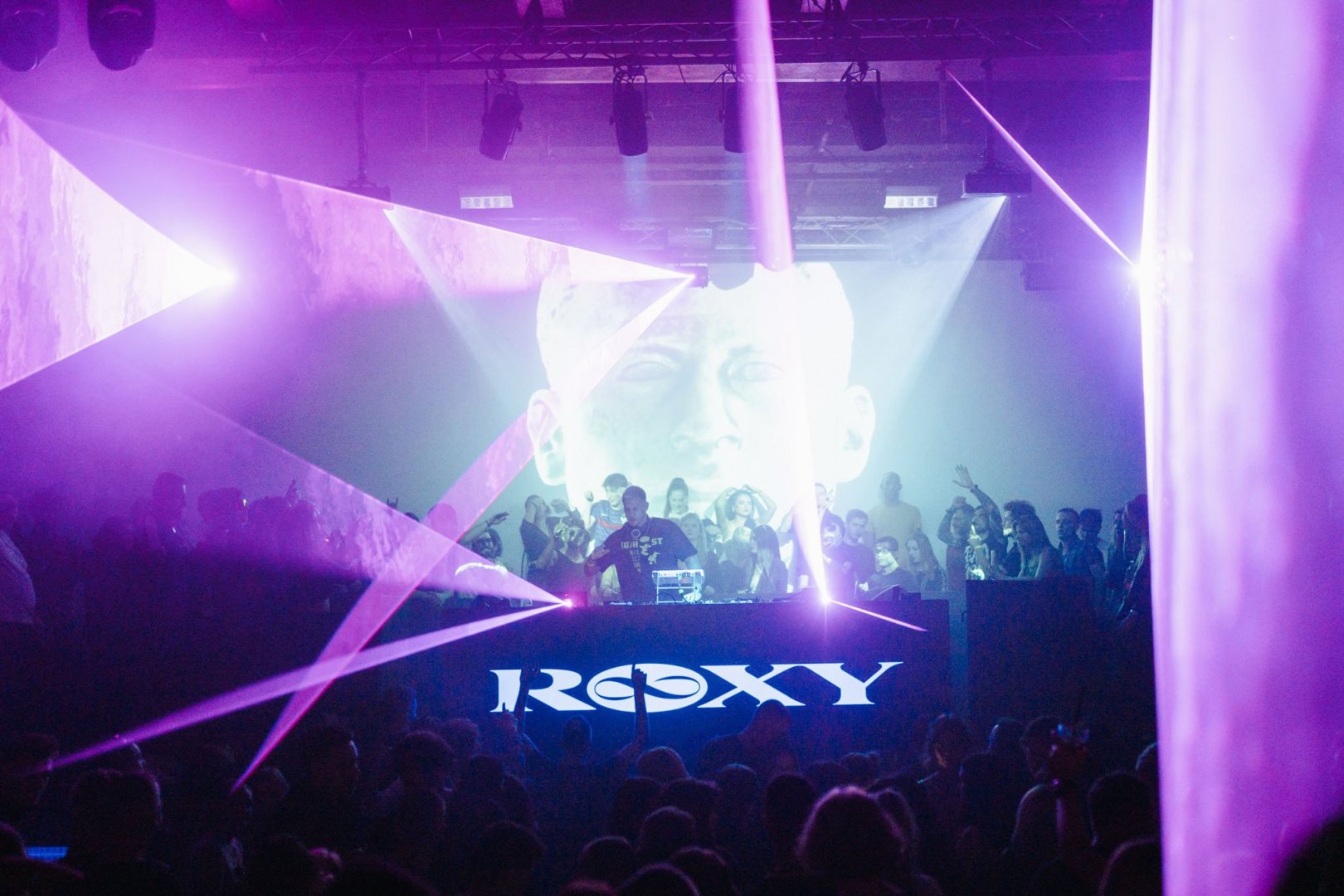 Climax: Eli Brown | ROXY Prague