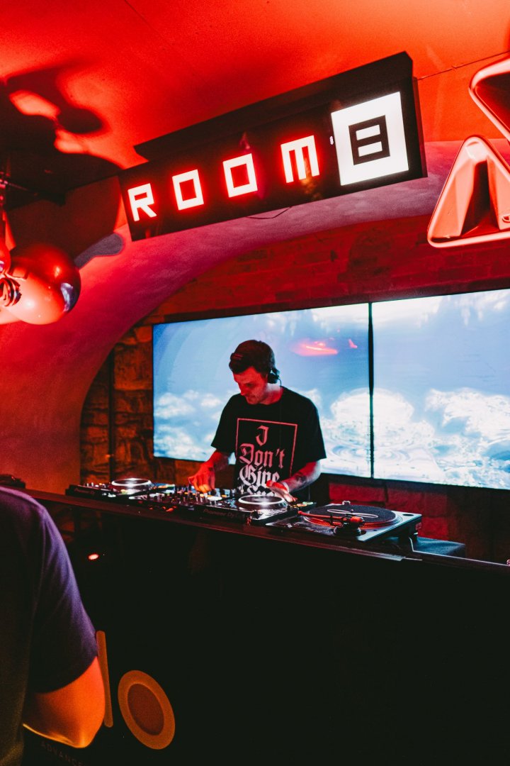 SAMMY VIRJI | ROXY Prague