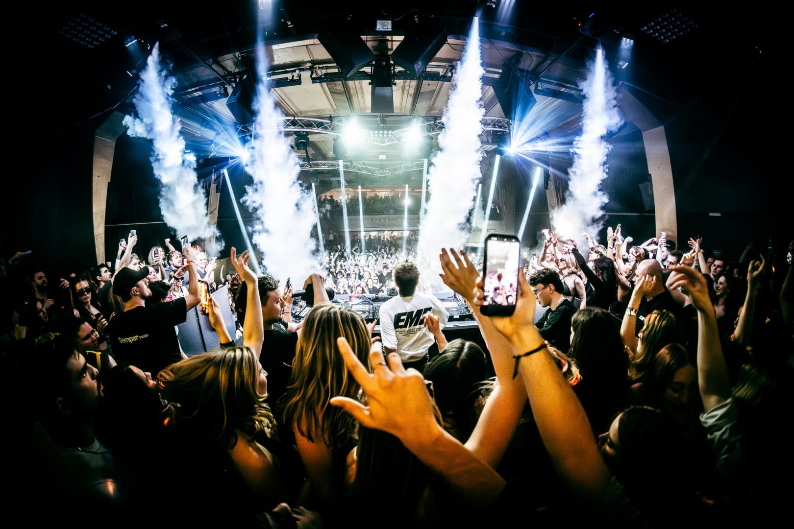 ELY OAKS | ROXY Prague