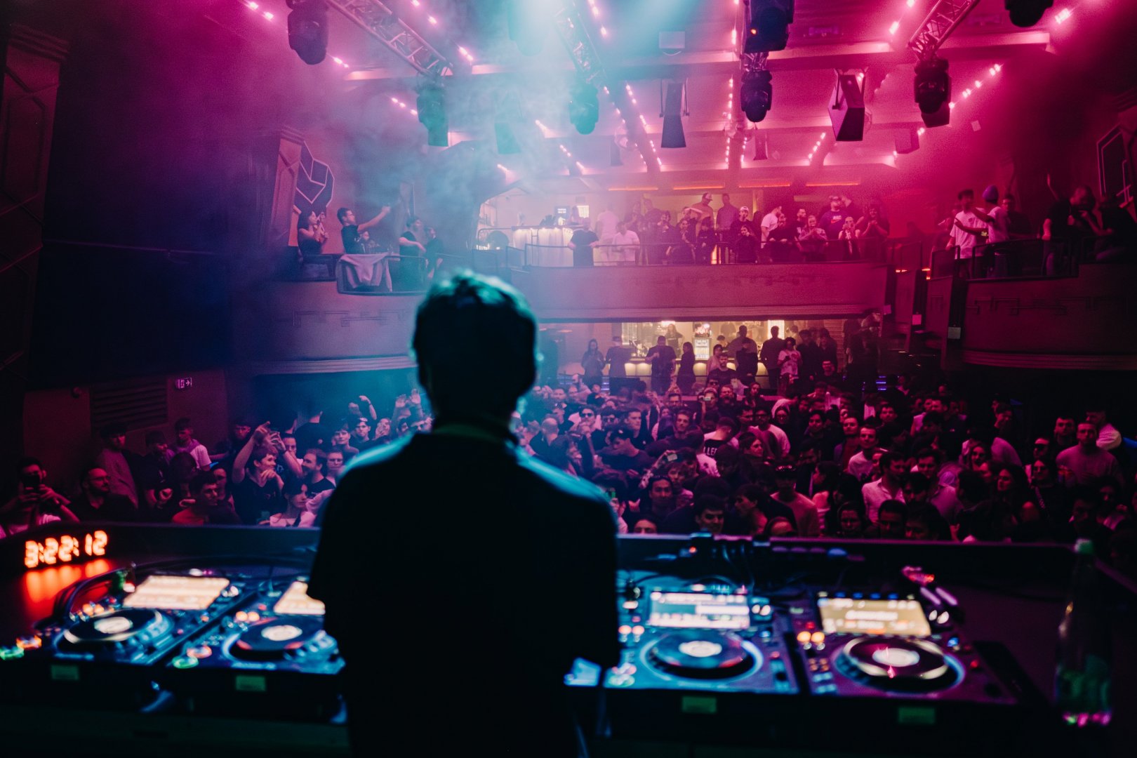 MALL GRAB | ROXY Prague