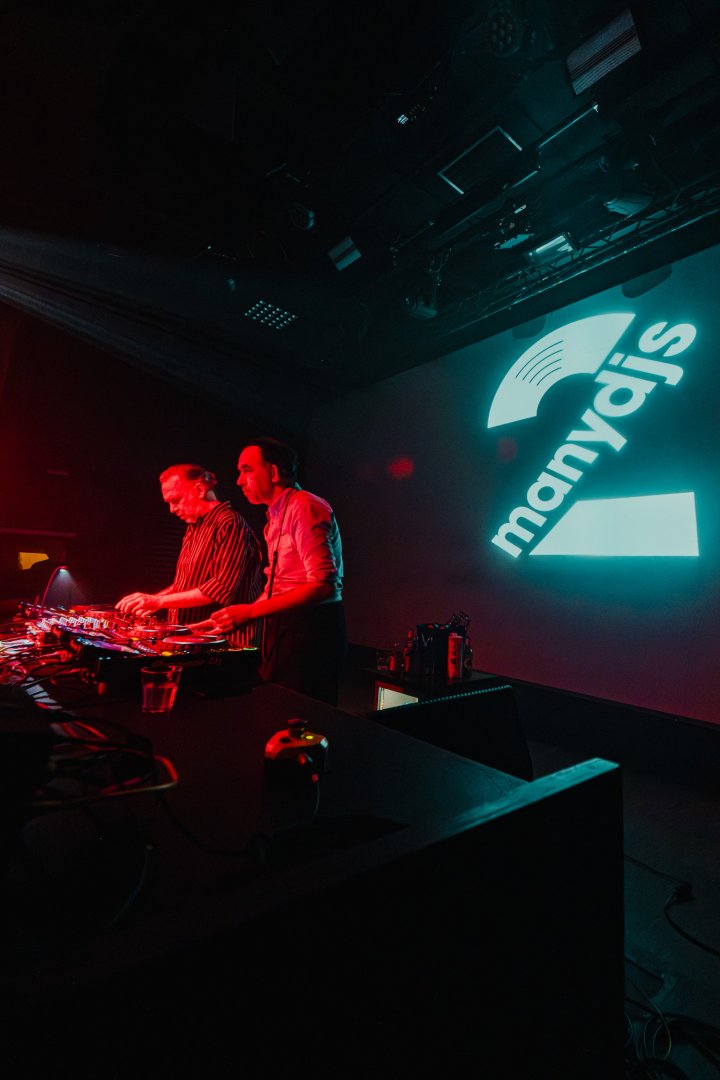 2MANYDJS | ROXY Prague