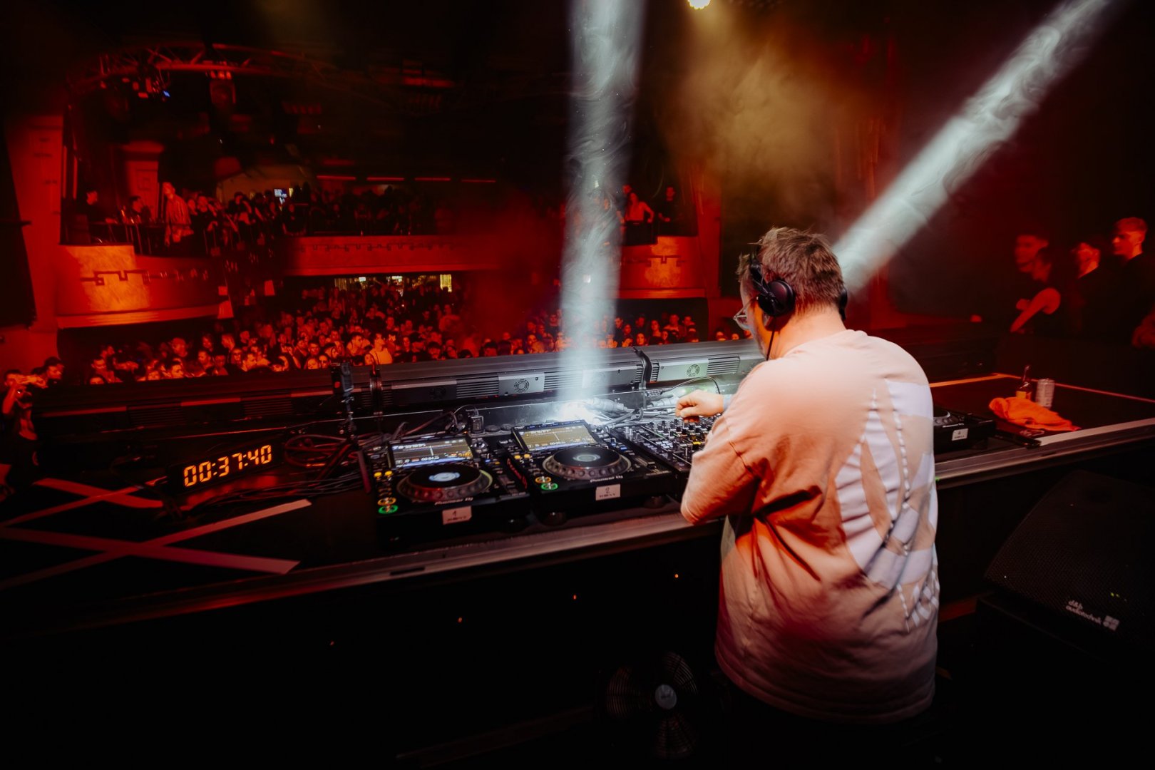 WILKINSON WEEKENDER: DAY 1 | ROXY Prague