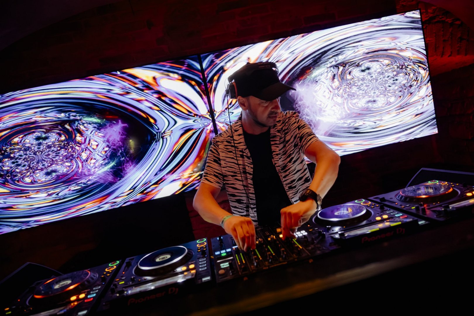 WILKINSON WEEKENDER: DAY 1 | ROXY Prague