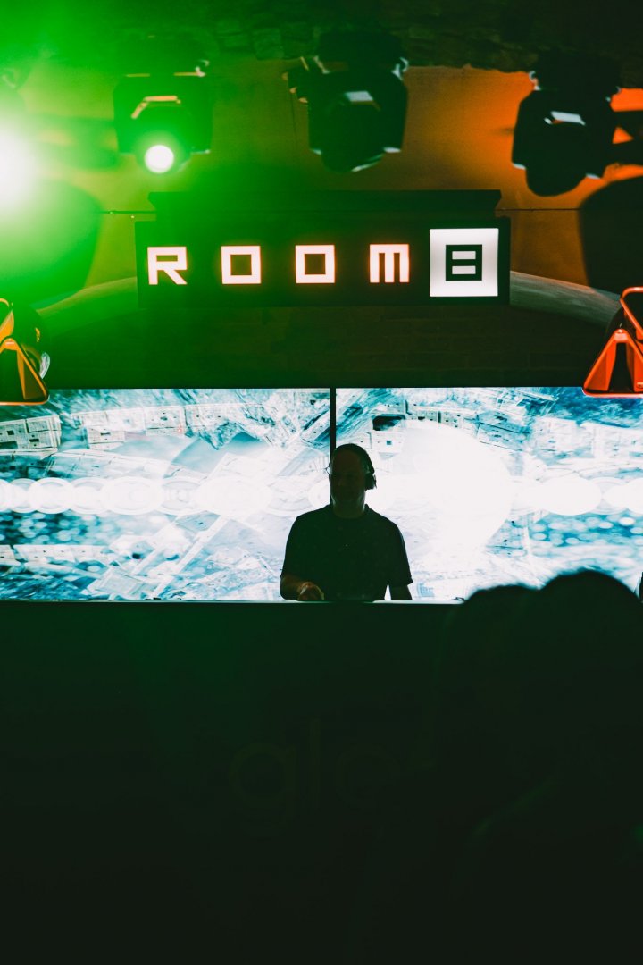 DJ HEARTSTRING | ROXY Prague