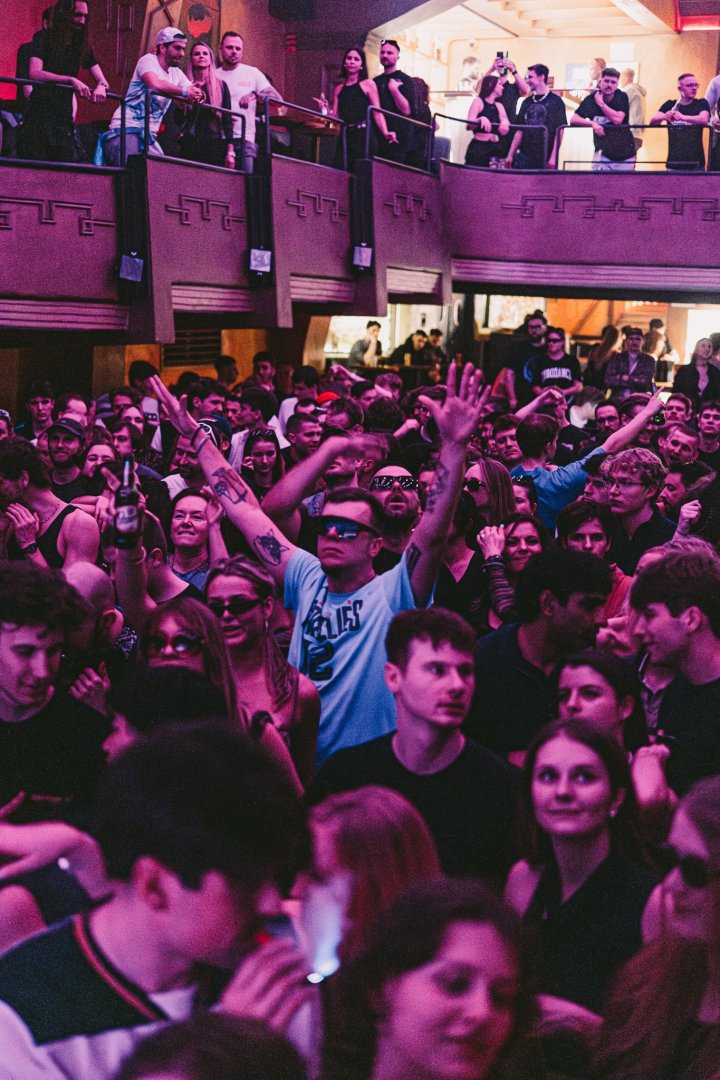 DJ HEARTSTRING | ROXY Prague