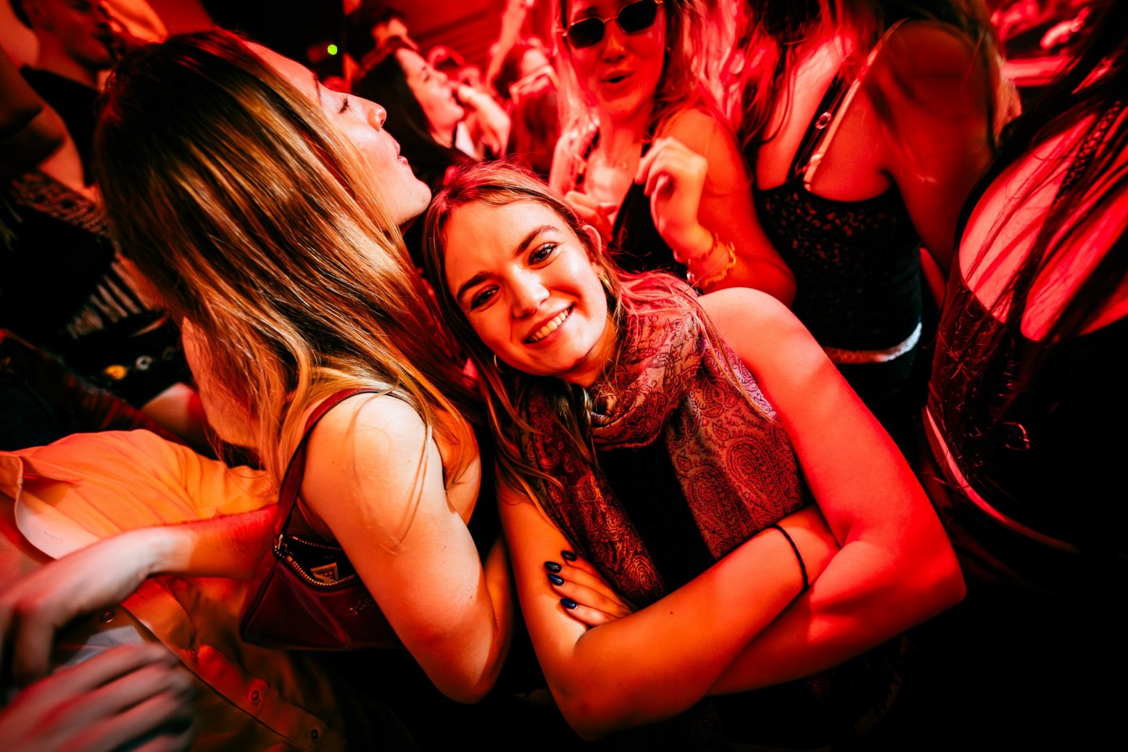 ELY OAKS | ROXY Prague