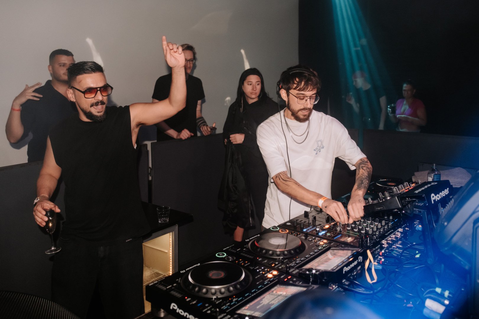 DOMBRESKY | ROXY Prague