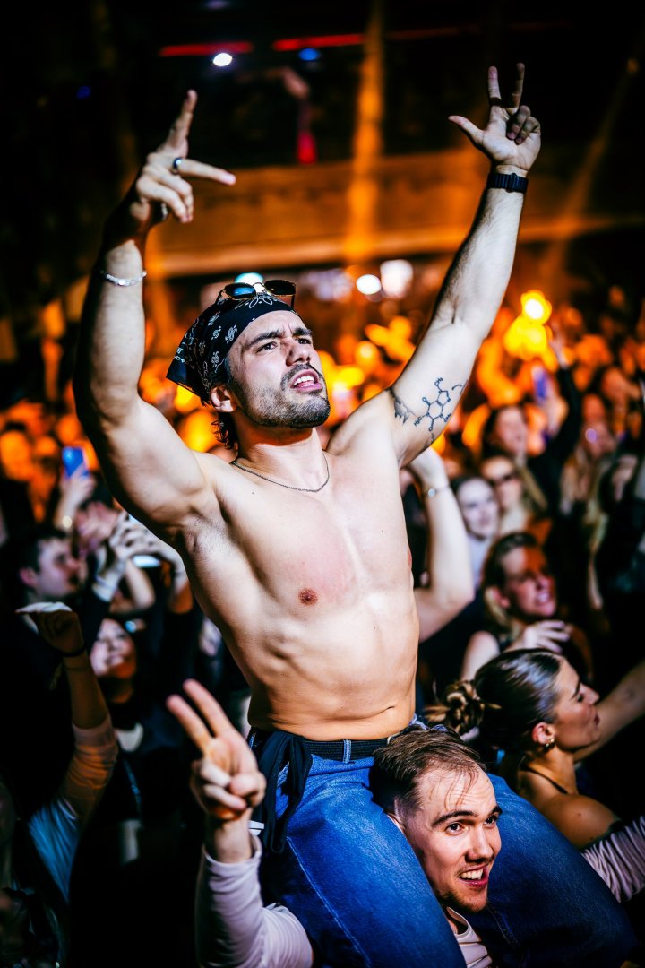 ELY OAKS | ROXY Prague