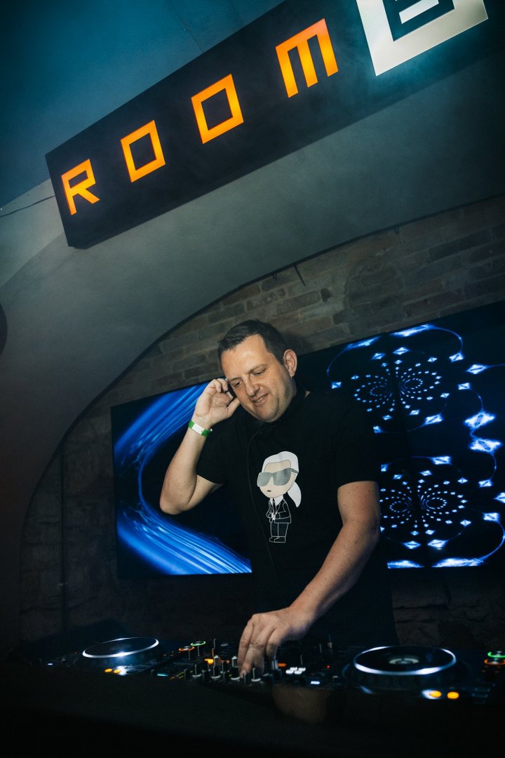 STEPHAN BODZIN | ROXY Prague