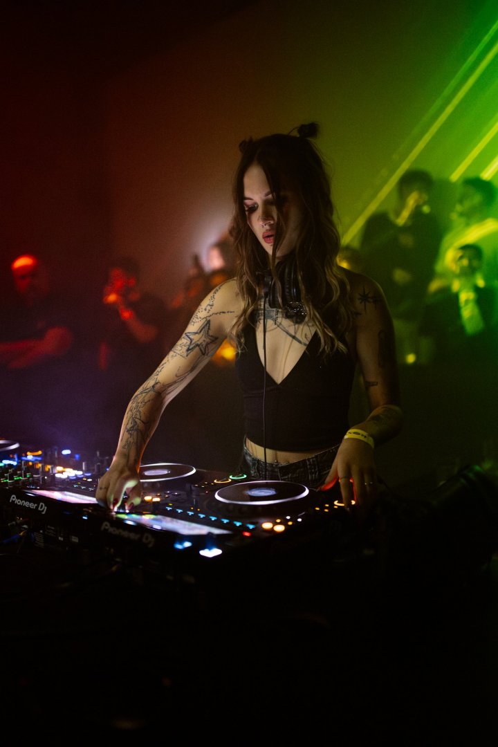 IMANU & THE CARACAL PROJECT | ROXY Prague
