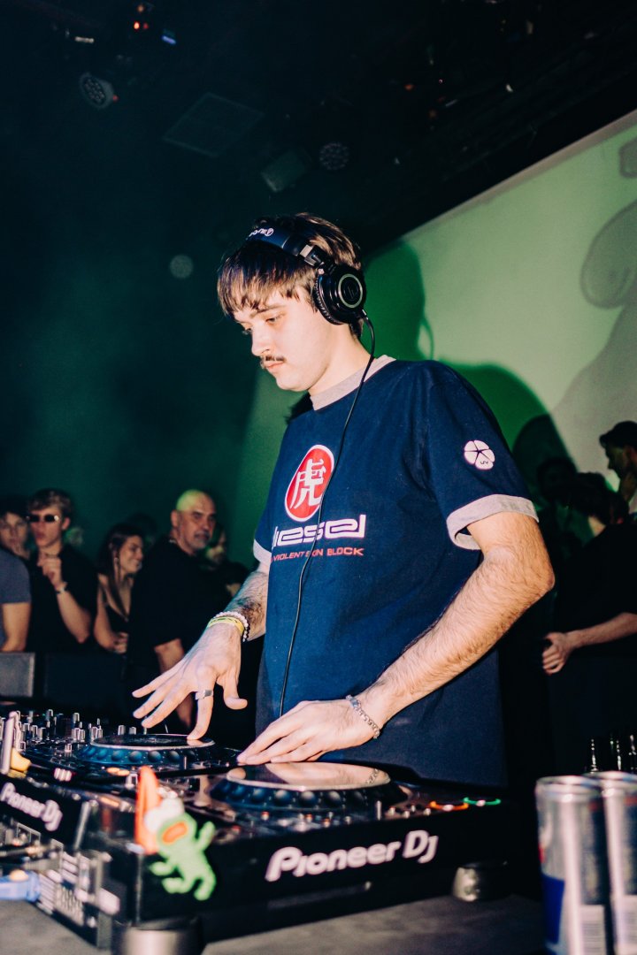 MALL GRAB | ROXY Prague