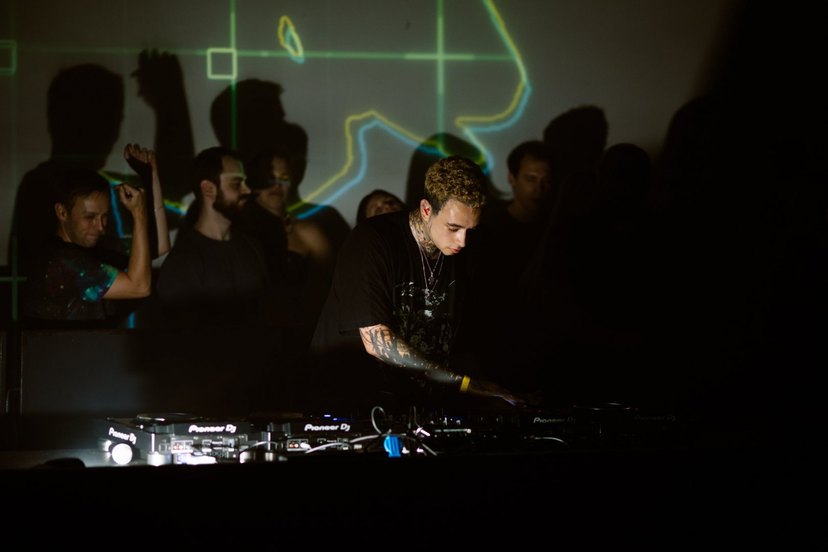IMANU & THE CARACAL PROJECT | ROXY Prague