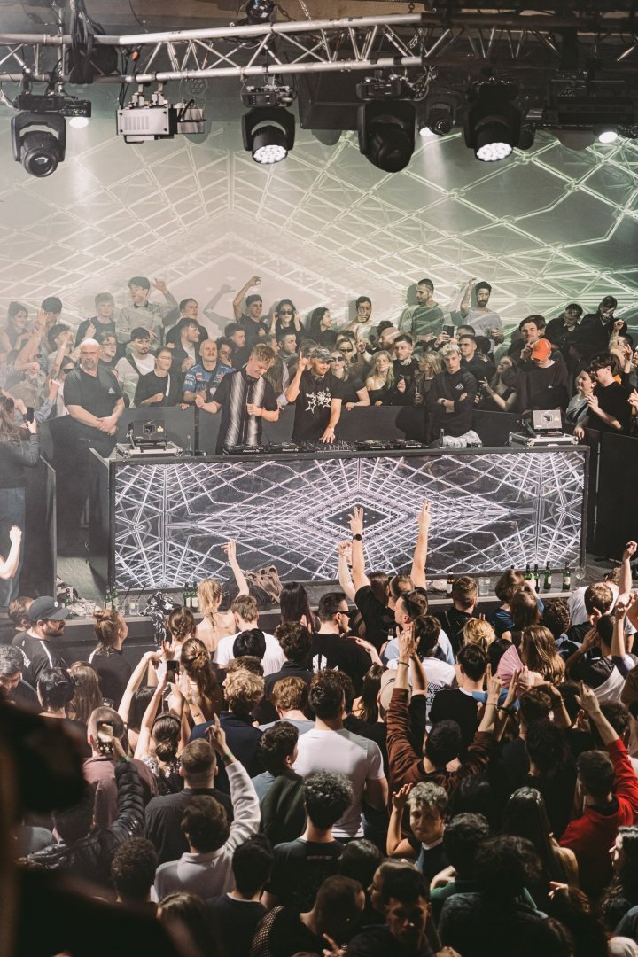 DJ HEARTSTRING | ROXY Prague