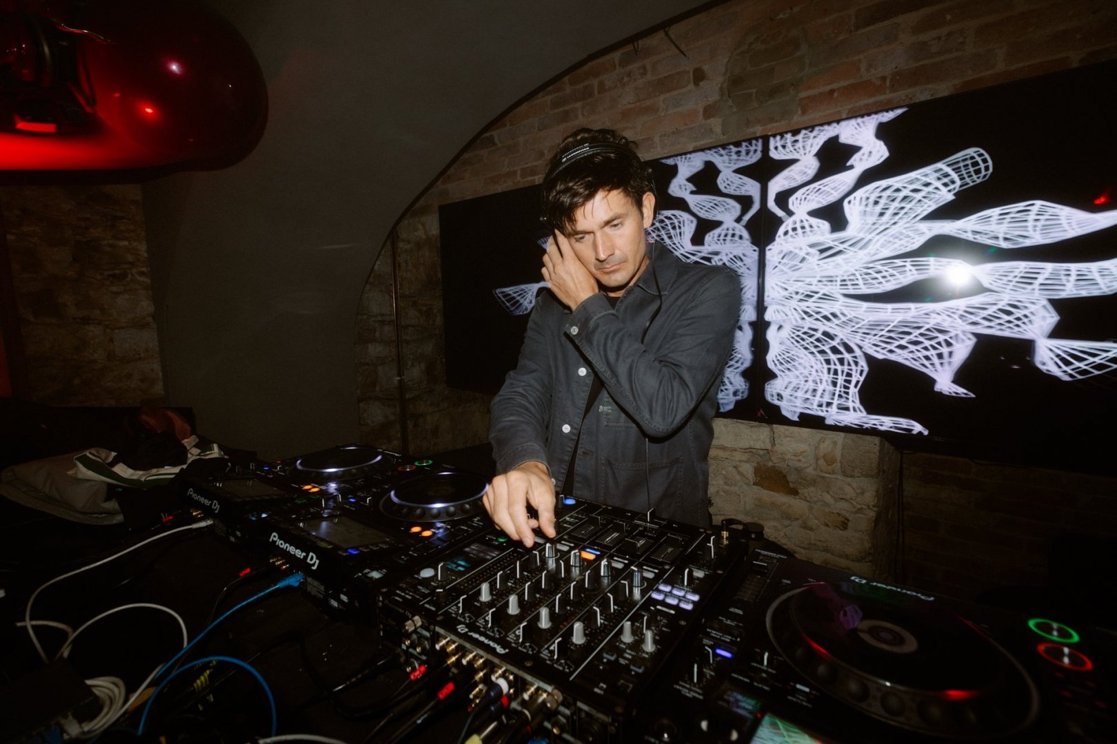 HYBRID MINDS DAY 1 | ROXY Prague