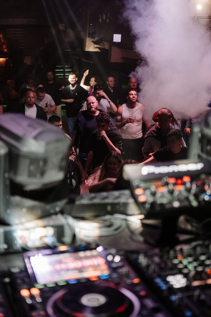 DOMBRESKY | ROXY Prague