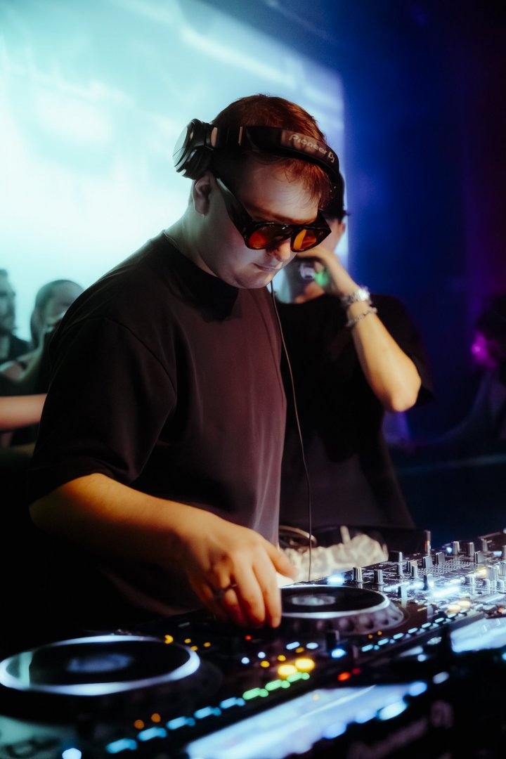 FMLTHRPY | ROXY Prague