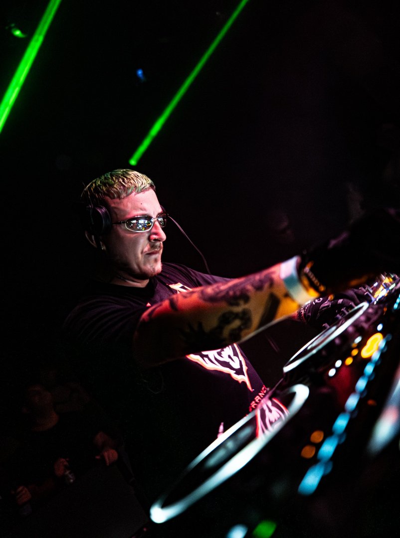BASSWELL | ROXY Prague